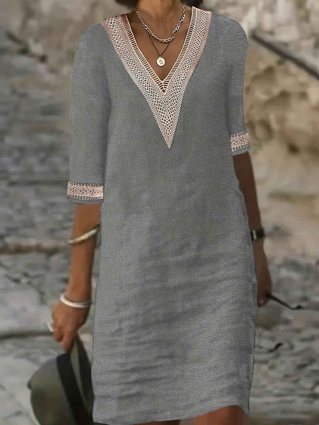 Elise – Lace V-Neck Half Dress