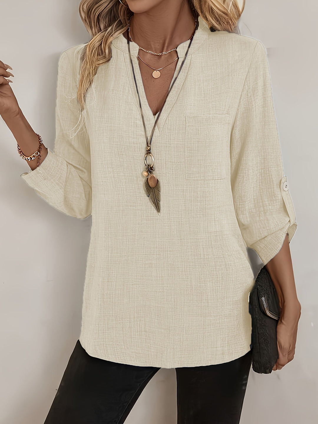 Evelyn – Button-Detail V-Neck Blouse