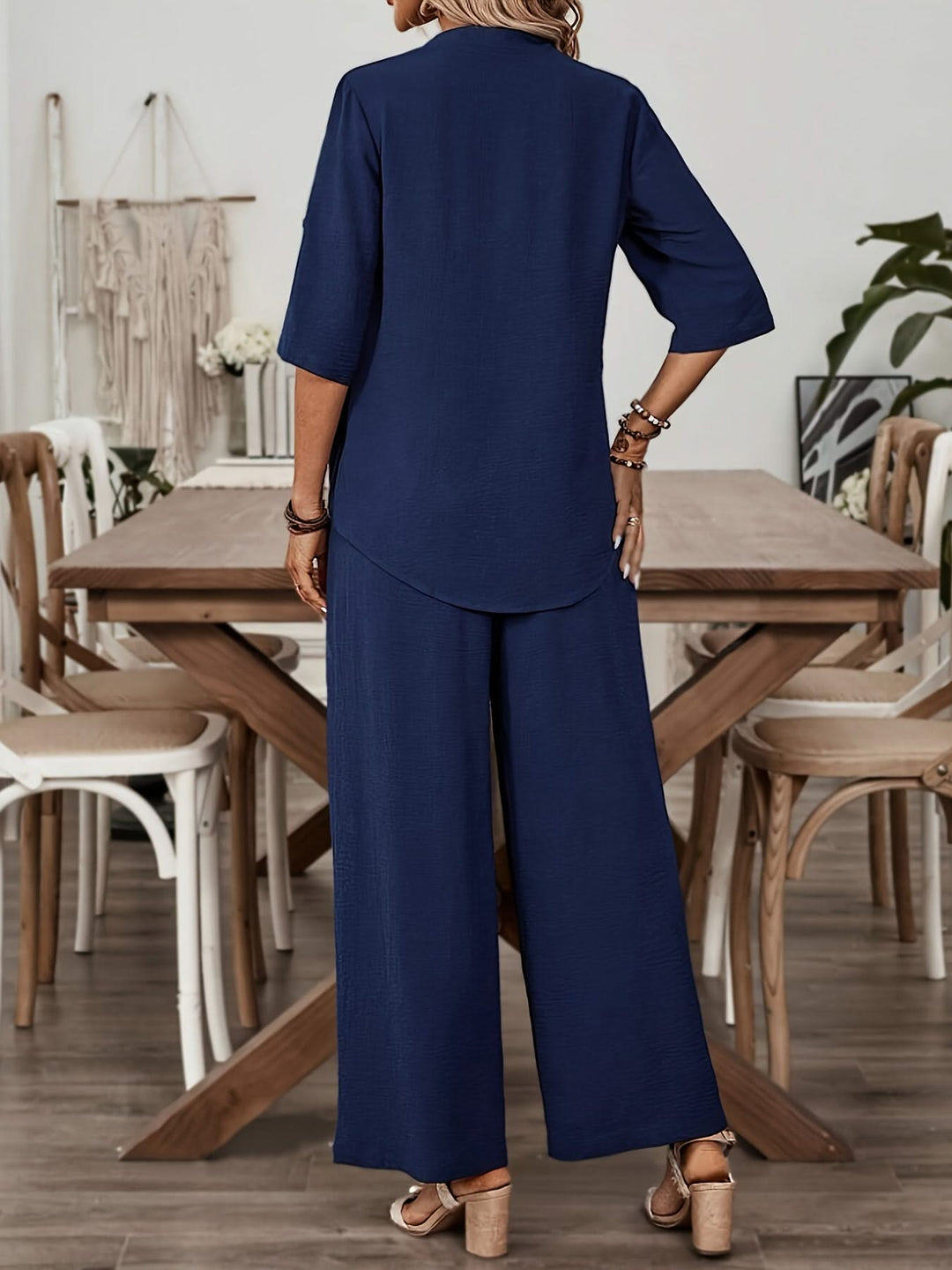 Serena – Notched Neck Set