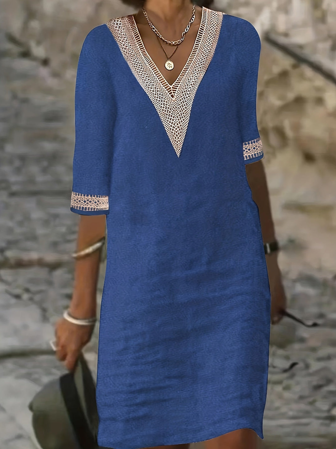 Elise – Lace V-Neck Half Dress